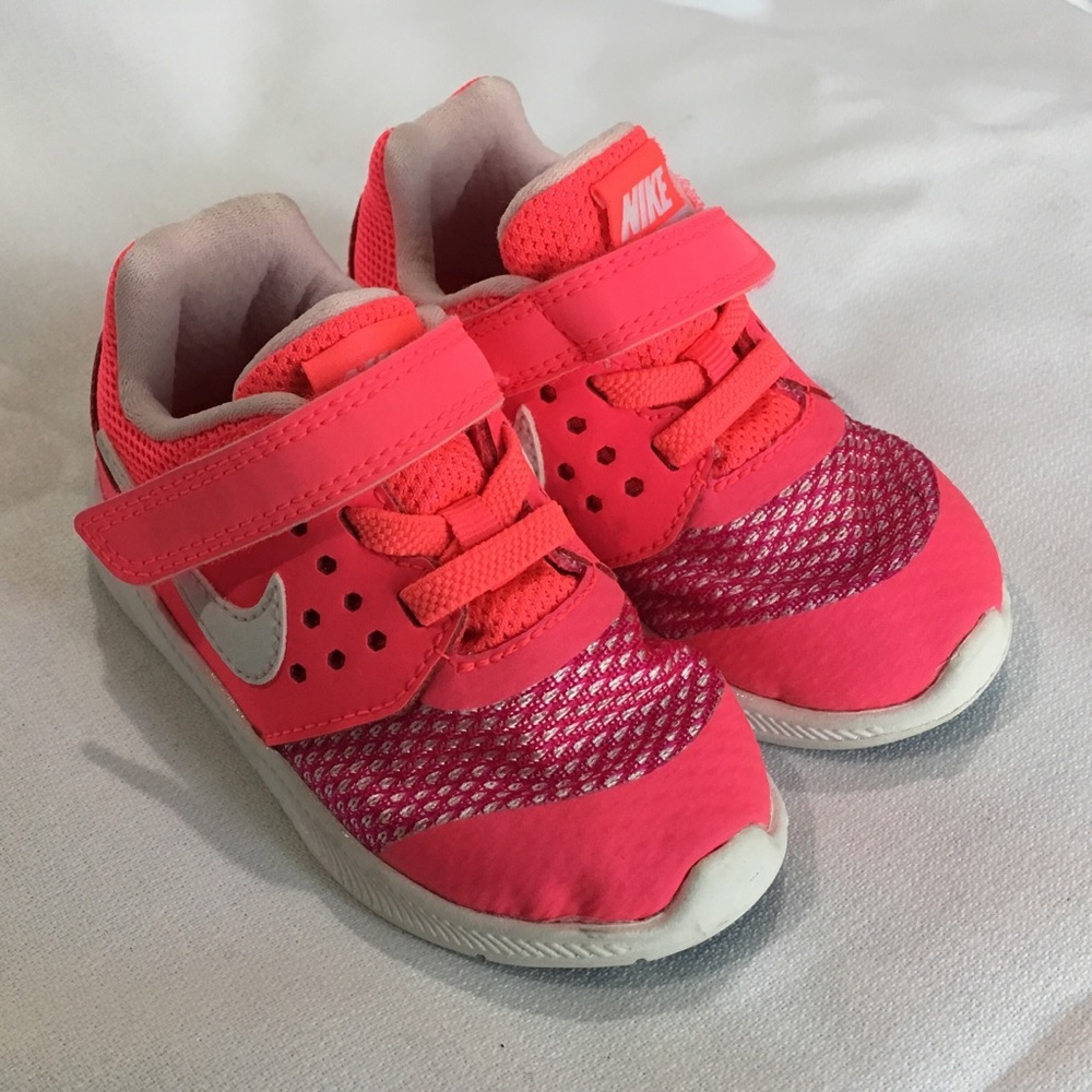 Nike Toddler Velcro Sneakers